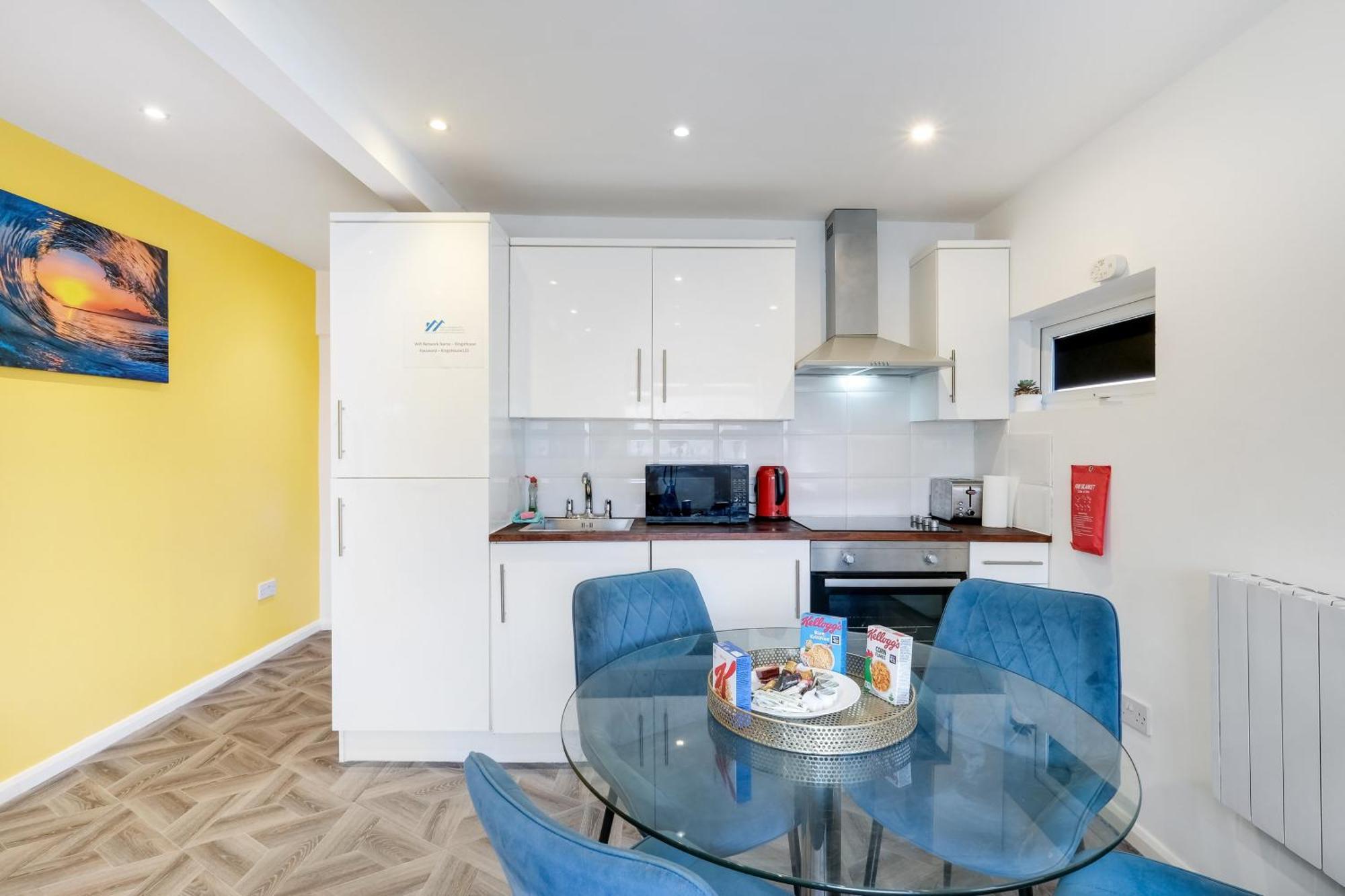 Kings House Apartment Hayes, West London Apt A Northolt  Exterior photo